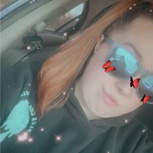 Meet your Posher, Ashley